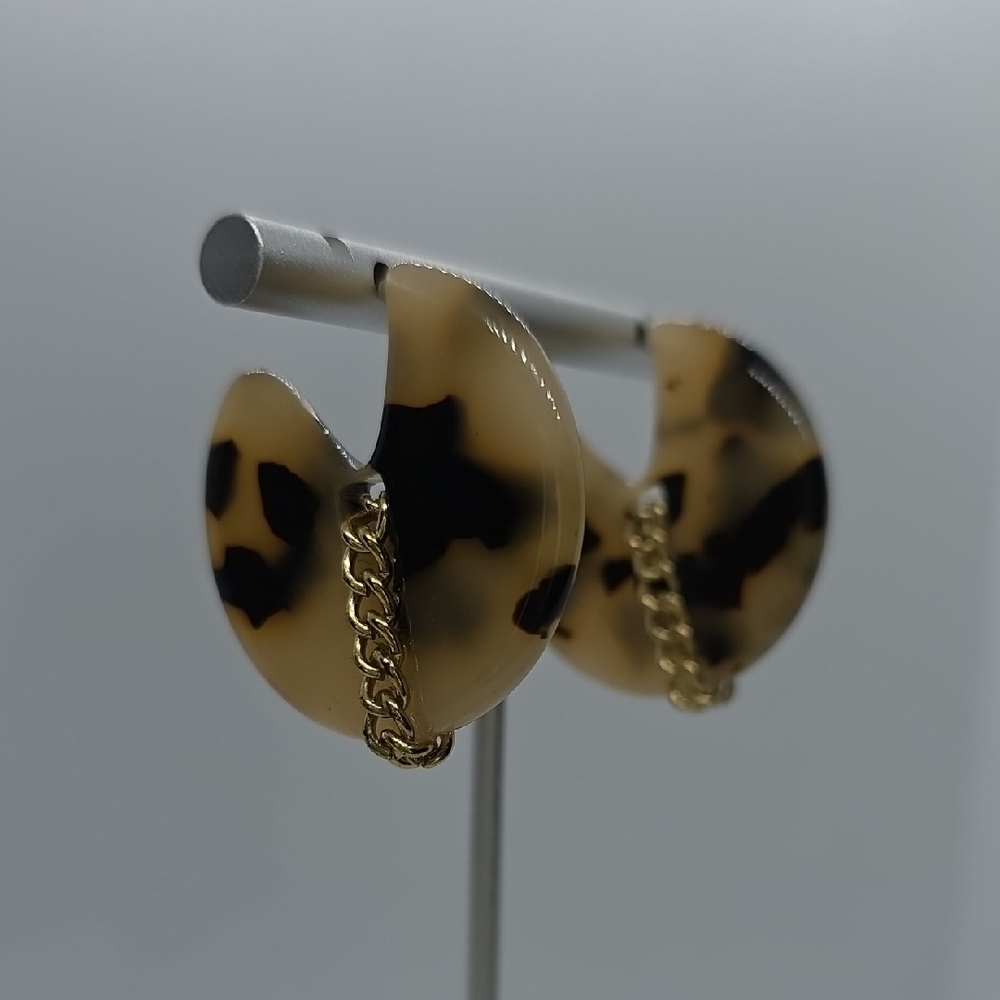 Tortoise Shell Hoop Earrings with Gold Chain